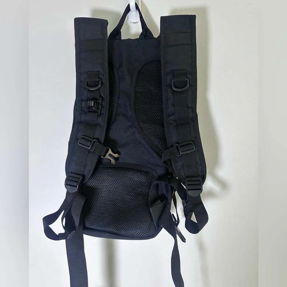Unisex Tactical/Hiking Black Hydration Backpack without Water Bladder - Picture 4 of 7